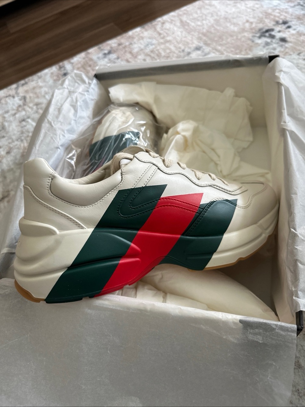 Gucci Cream Leather Sneakers with Green and Red Stripe